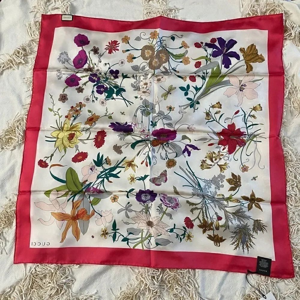 GUCCI Flora Gothic Square Scarf - Picture 5 of 7